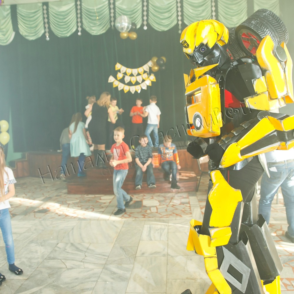 Шоу гигантских роботов-трансформеров на праздник!